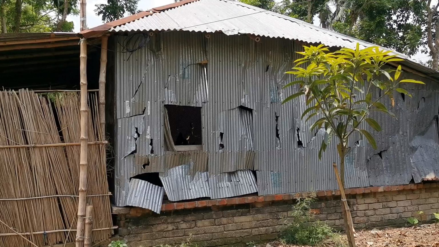 শৈলকুপায় উপজেলা পরিষদ নির্বাচনে পরাজিত চেয়ারম্যান প্রার্থীর সমর্থকদের বাড়ি ঘরে হামলা চালিয়ে ভাংচুরের অভিযোগ উঠেছে